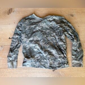 Universal Thread woman’s Green Camouflage Crewneck Sweater